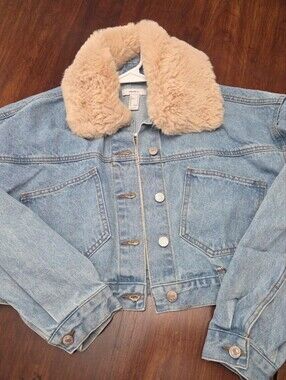 Forever 21 Crop Denim Jacket Faux Fur Removable Collar Women's Small